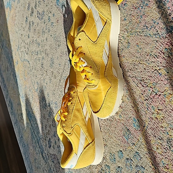 Reebok Classic Nylon Shoes - Picture 4 of 8